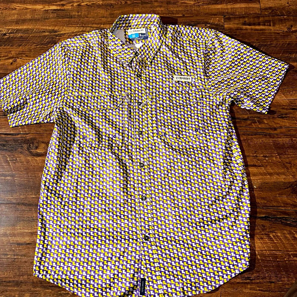 Magellan Fish Gear Louisiana Logo Medium Relaxed Moisture Wicking Button Up